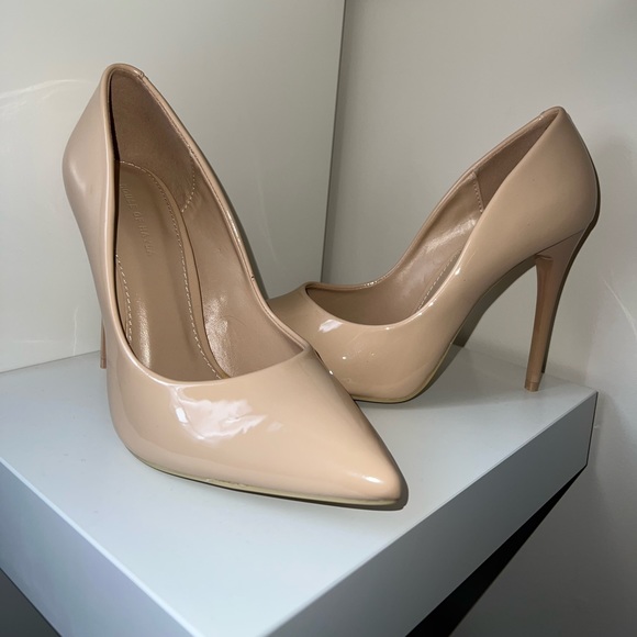 Cream heels - Picture 1 of 7